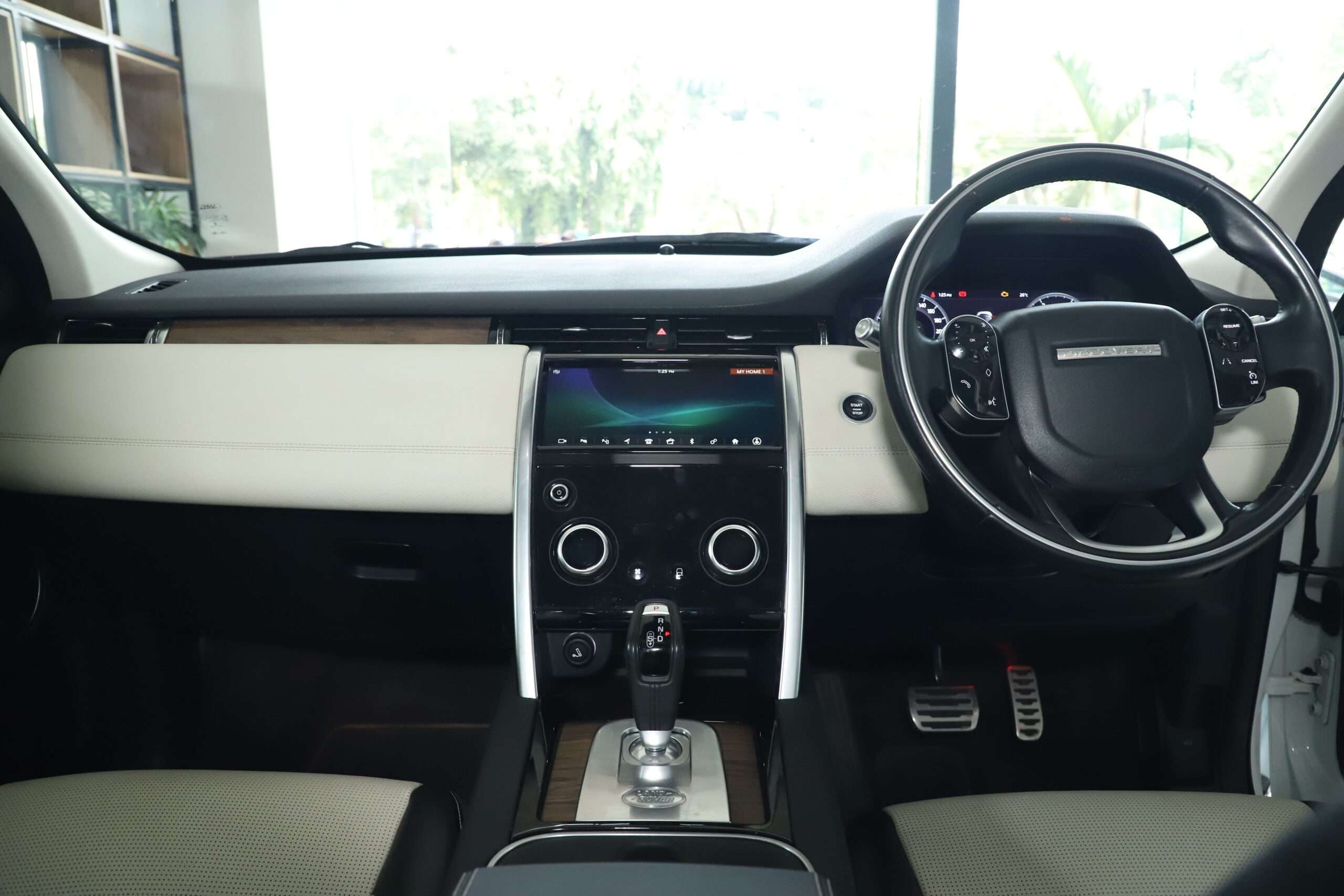 Discovery Sport R Dynamic SE – ARJ SELECT