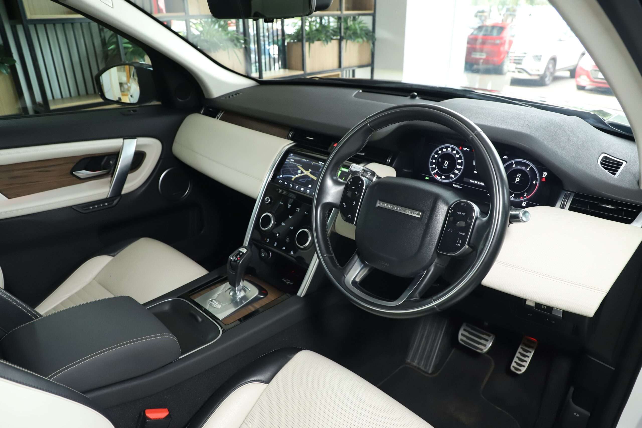 Discovery Sport R Dynamic SE – ARJ SELECT
